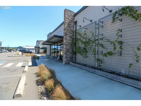 1270 N Bayshore Drive Coos Bay OR 97420