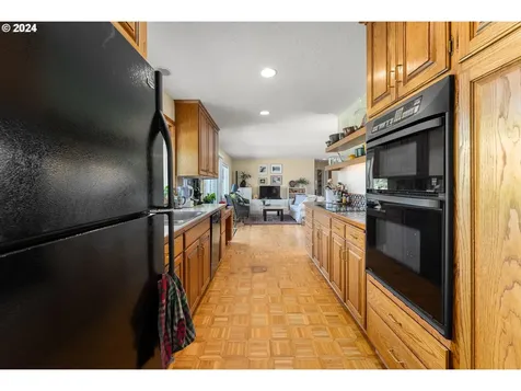 1873 S Palatine Hill Road Portland OR 97219