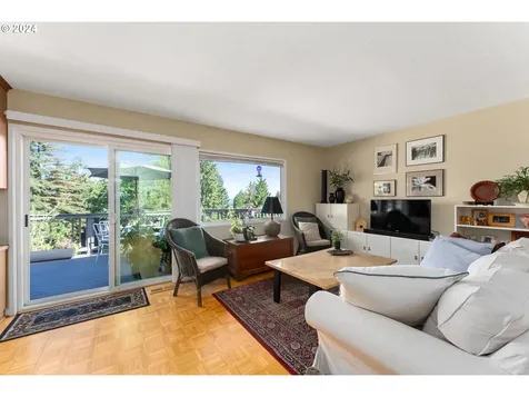 1873 S Palatine Hill Road Portland OR 97219