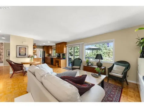 1873 S Palatine Hill Road Portland OR 97219