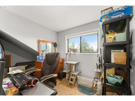 1873 S Palatine Hill Road Portland OR 97219