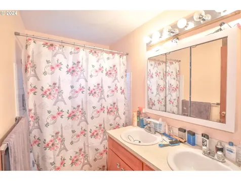87041 Greenridge Drive Veneta OR 97487