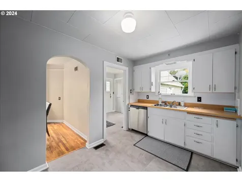 541 SW Clay Street Dallas OR 97338