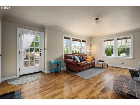 541 SW Clay Street Dallas OR 97338