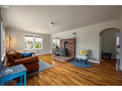 541 SW Clay Street Dallas OR 97338