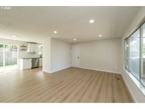17023 SE Stephens Street Portland OR 97233
