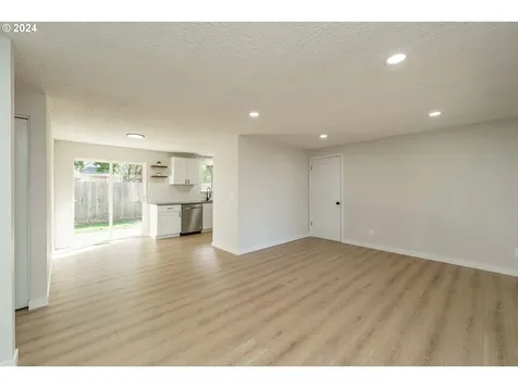 17023 SE Stephens Street Portland OR 97233