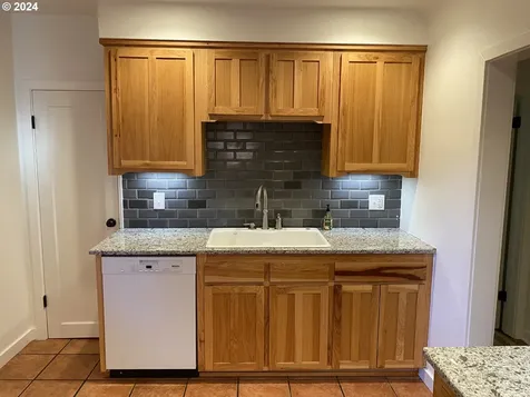 2971 Portland Street Eugene OR 97405