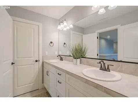 105 S 39th Drive Ridgefield WA 98642