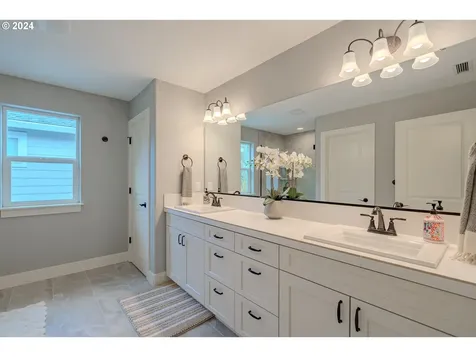 105 S 39th Drive Ridgefield WA 98642