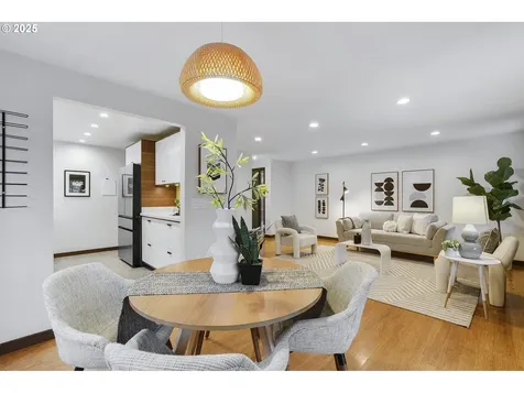 448 SW 121st Place Portland OR 97225