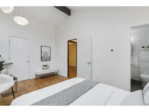 448 SW 121st Place Portland OR 97225