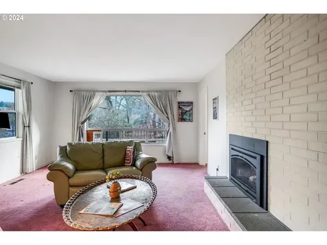 125 Cherry Street Silverton OR 97381