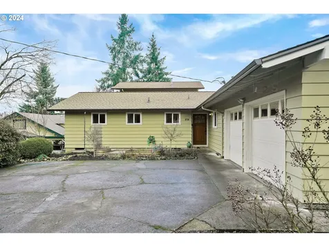 125 Cherry Street Silverton OR 97381