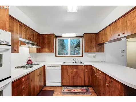 125 Cherry Street Silverton OR 97381