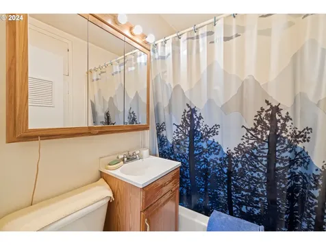 308 NE 117th Avenue Portland OR 97220