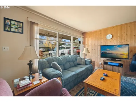 308 NE 117th Avenue Portland OR 97220