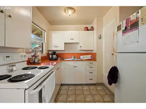 308 NE 117th Avenue Portland OR 97220