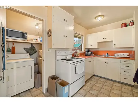 308 NE 117th Avenue Portland OR 97220