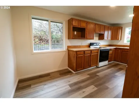 2659 Ash Street North Bend OR 97459