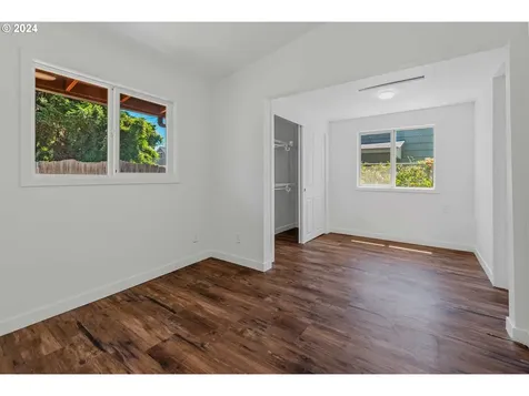 162 NW Dennis Avenue Hillsboro OR 97124