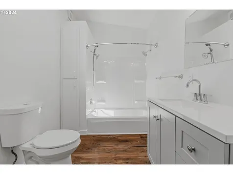 162 NW Dennis Avenue Hillsboro OR 97124