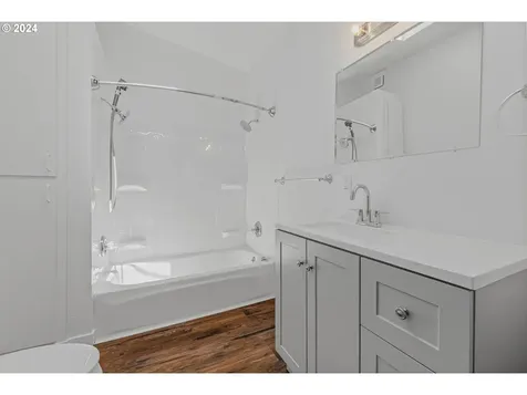 162 NW Dennis Avenue Hillsboro OR 97124