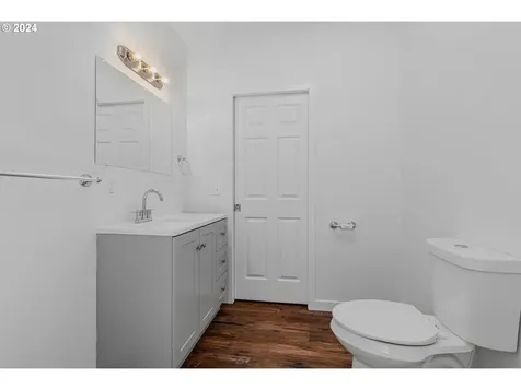 162 NW Dennis Avenue Hillsboro OR 97124