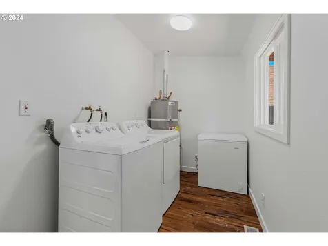 162 NW Dennis Avenue Hillsboro OR 97124