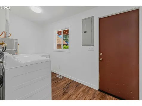 162 NW Dennis Avenue Hillsboro OR 97124