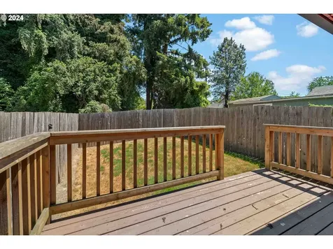 162 NW Dennis Avenue Hillsboro OR 97124