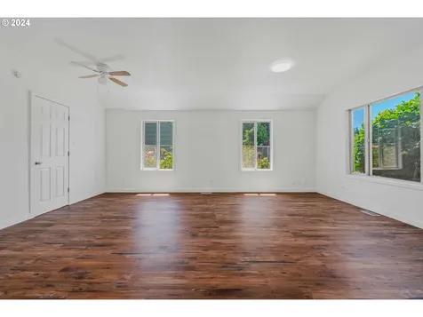 162 NW Dennis Avenue Hillsboro OR 97124
