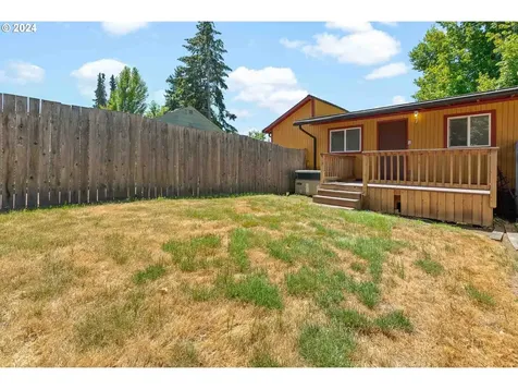 162 NW Dennis Avenue Hillsboro OR 97124