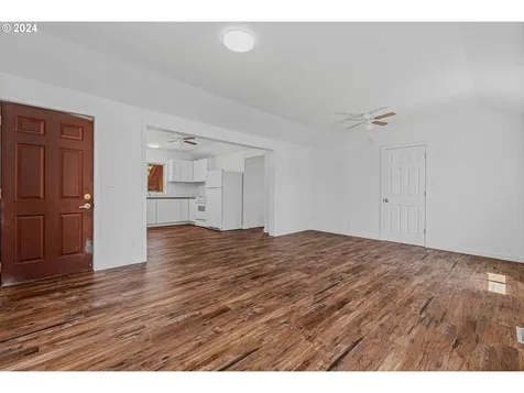 162 NW Dennis Avenue Hillsboro OR 97124