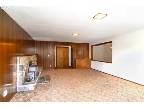 2560 Independence Highway Independence OR 97351