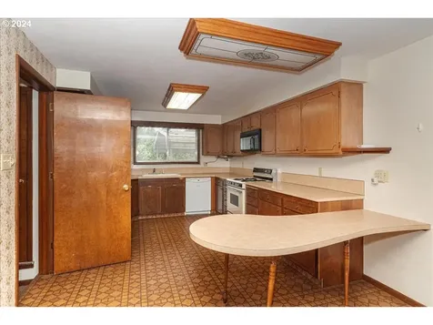 2560 Independence Highway Independence OR 97351