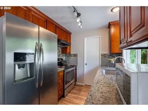 633 NE 160th Avenue Portland OR 97230