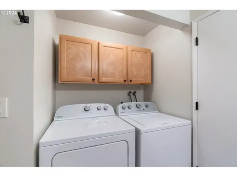 633 NE 160th Avenue Portland OR 97230