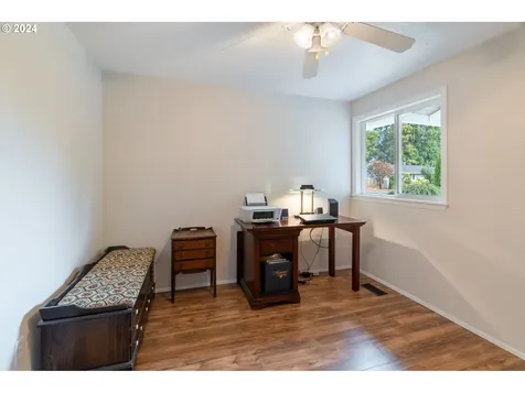633 NE 160th Avenue Portland OR 97230