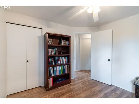 633 NE 160th Avenue Portland OR 97230