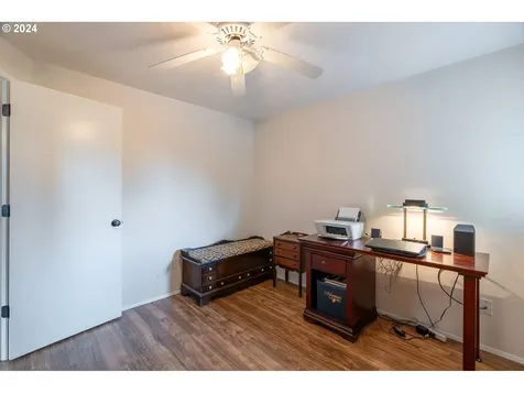 633 NE 160th Avenue Portland OR 97230
