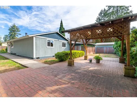 633 NE 160th Avenue Portland OR 97230