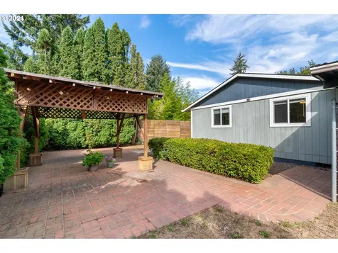 633 NE 160th Avenue Portland OR 97230