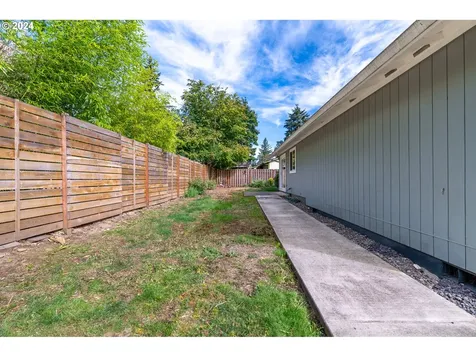 633 NE 160th Avenue Portland OR 97230