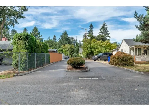 633 NE 160th Avenue Portland OR 97230