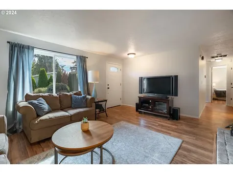 633 NE 160th Avenue Portland OR 97230