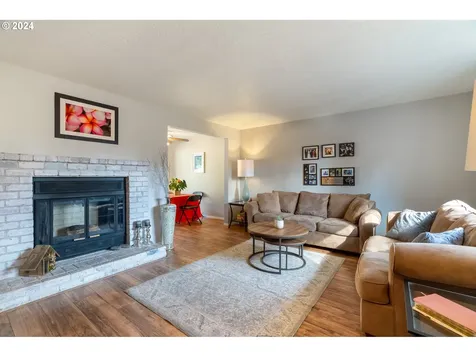 633 NE 160th Avenue Portland OR 97230