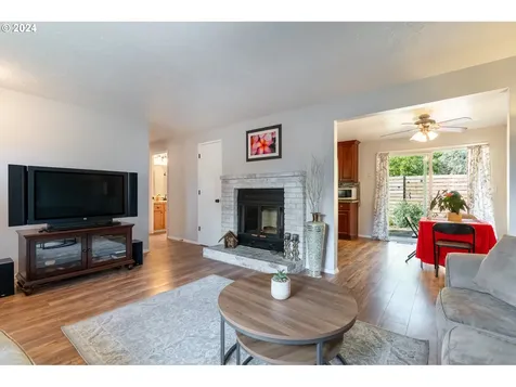 633 NE 160th Avenue Portland OR 97230