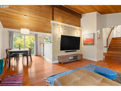 5002 SW Julia Court Portland OR 97221