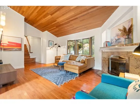 5002 SW Julia Court Portland OR 97221